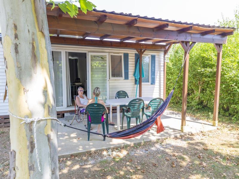Camping Sites Et Paysages Les Pres Hauts Sisteron Exterior foto